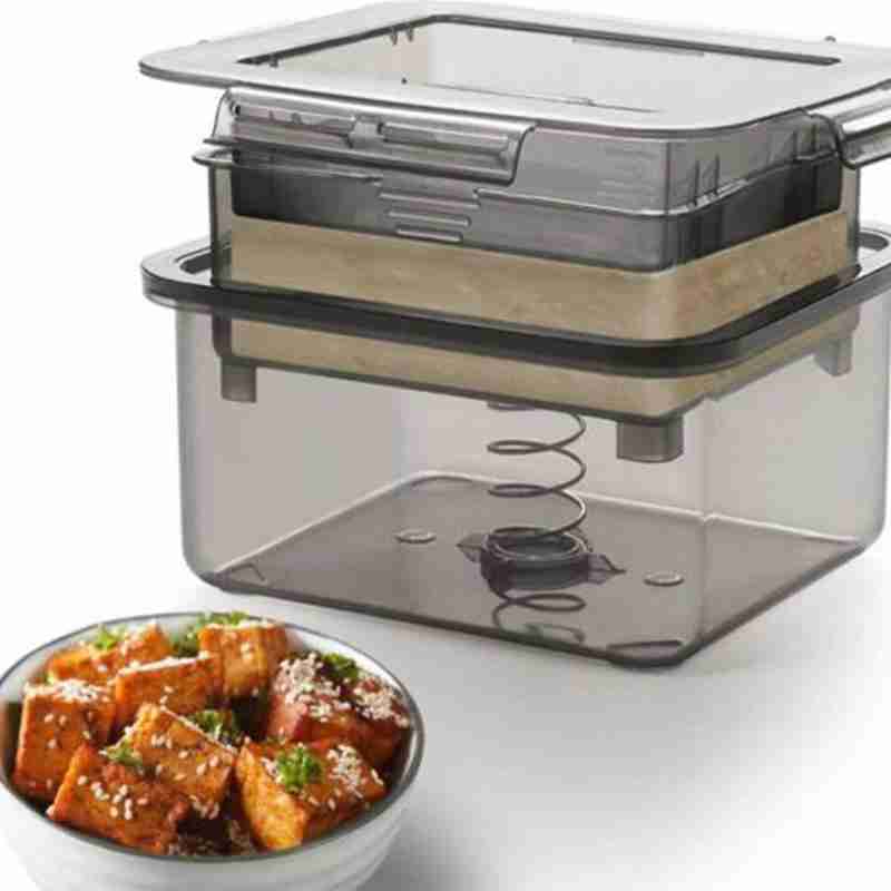 Kitchen Gadgets Built In - Трехслойный пресс для тофу со встроенным